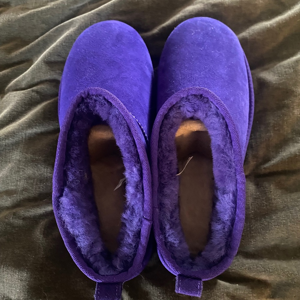 Uggs- short boot (ankle high), genuine suede, faux fur lining,  purple, size 11
